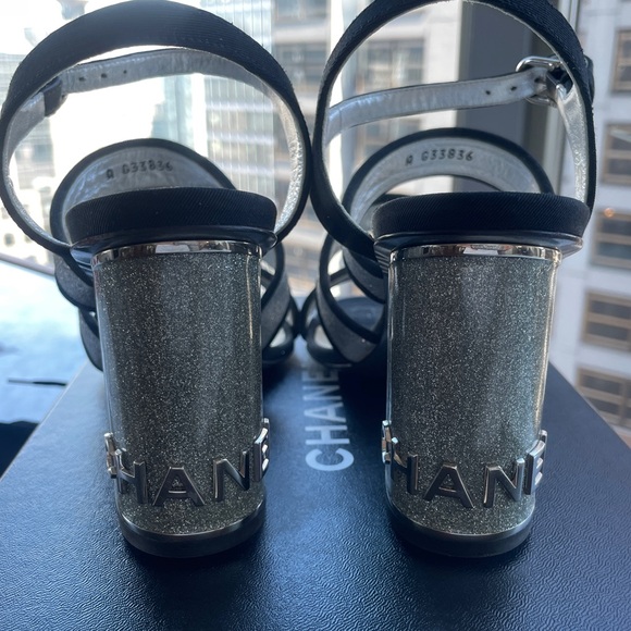 Authentic Chanel silvery metallic heels sandals - Picture 6 of 10